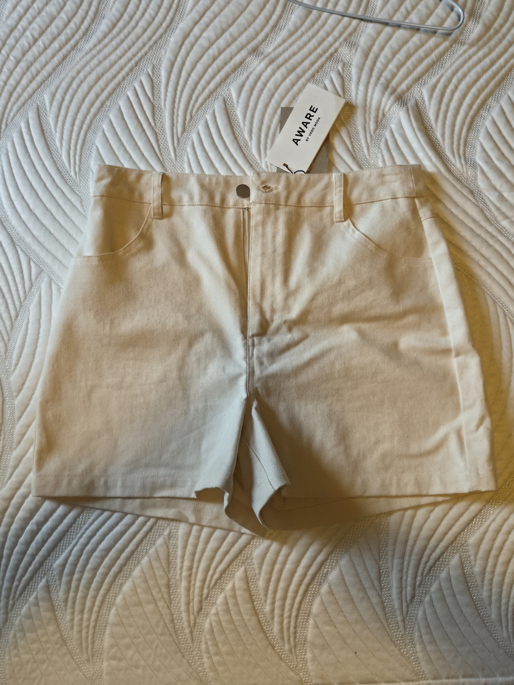 Vero Moda Cream High-Waist Cotton Shorts